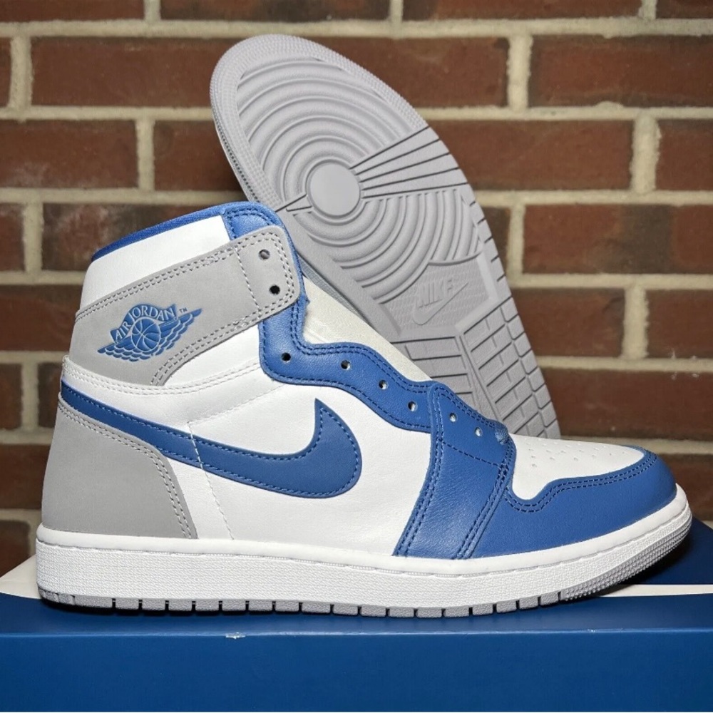 Brand new Nike Air Jordan 1 Retro High OG “True Blue” PS Size 4Y/Women’s 5.5